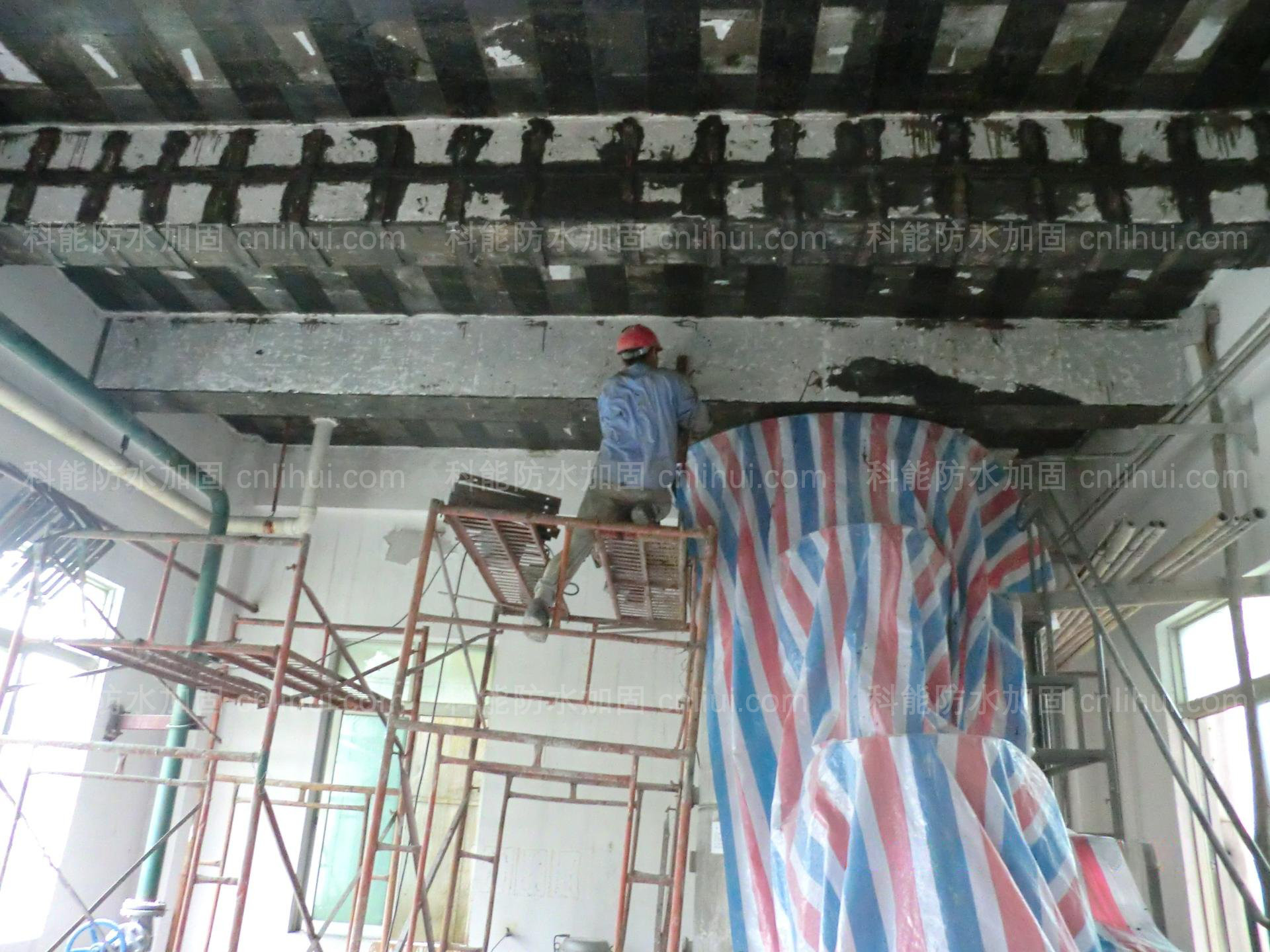 珠海梁粘钢加固和楼板碳纤维加固施工